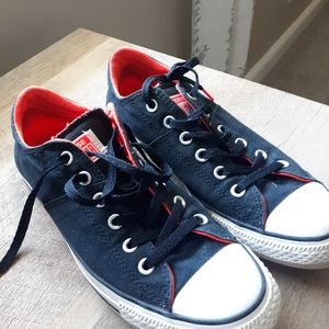 Women's black Converse shoes size 10